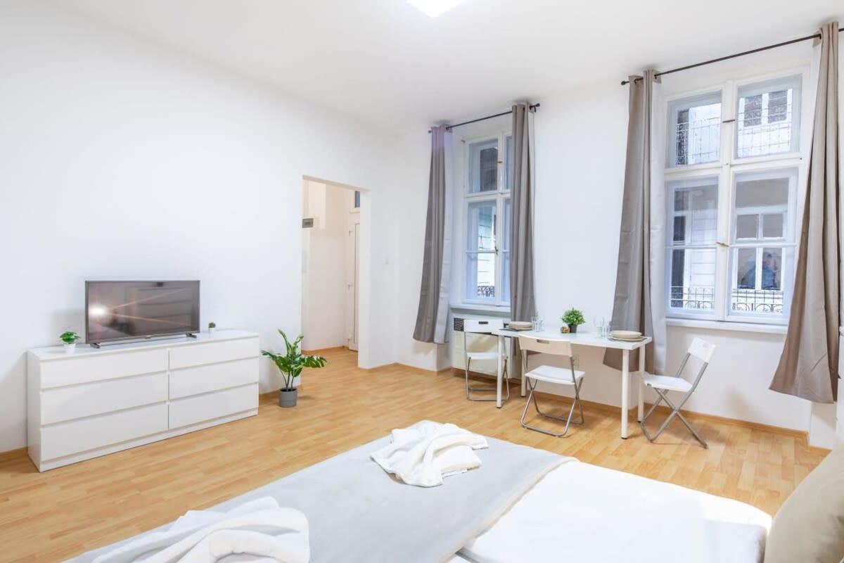 Apartmán Very Convenient Flat